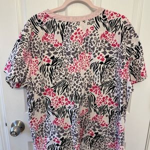 Wink size 2X printed scrub top